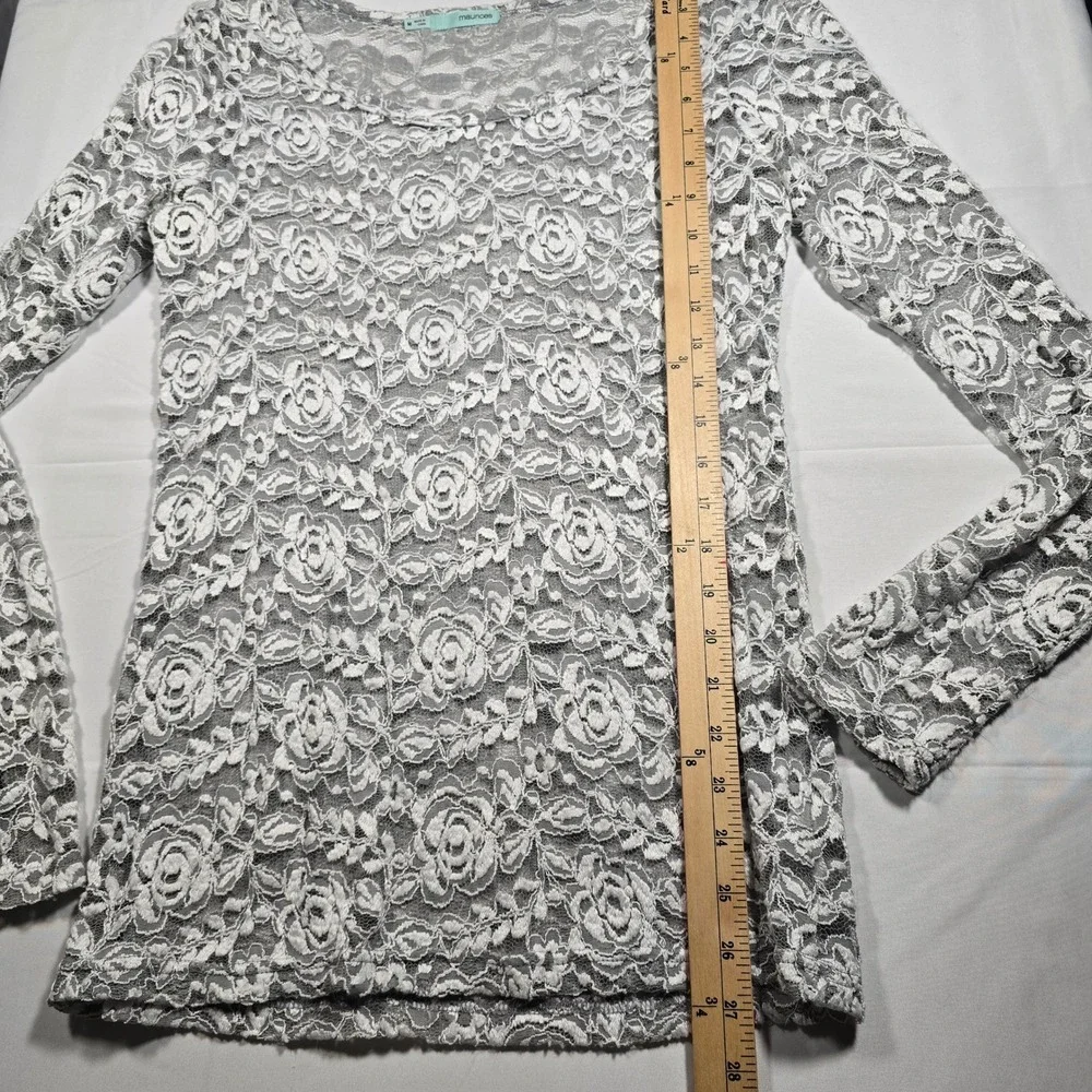 Maurices Womens‎ Floral Lace coquette whimsy fairyTop Grey White dainty Medium